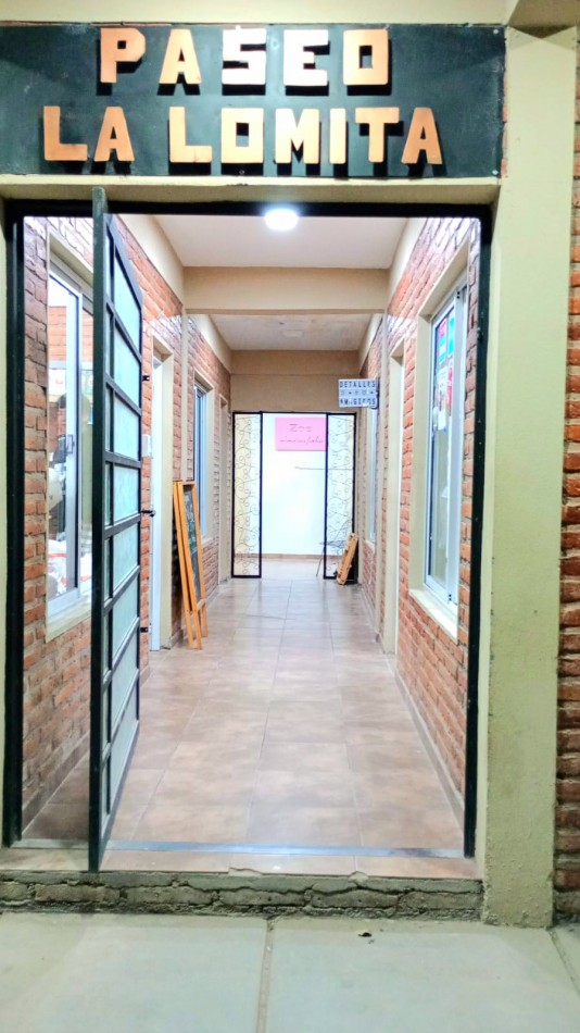 Choromoro, Centro Comercial Esquina con 5 locales + terreno 