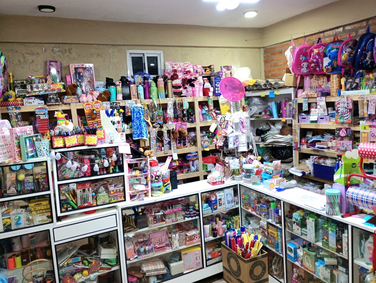 Choromoro, Centro Comercial Esquina con 5 locales + terreno 