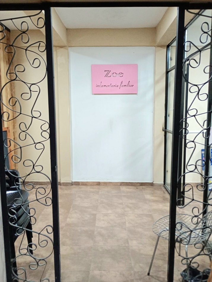 Choromoro, Centro Comercial Esquina con 5 locales + terreno 