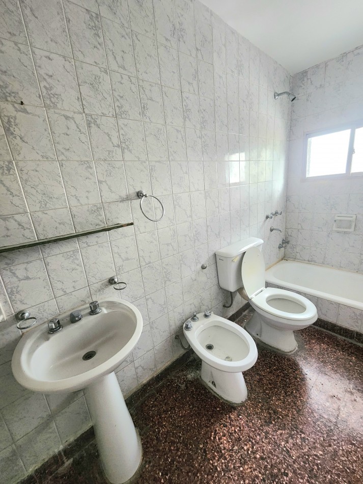 Chile al 1600 - Duplex de 3D c/ Cochera en Condominio Privado