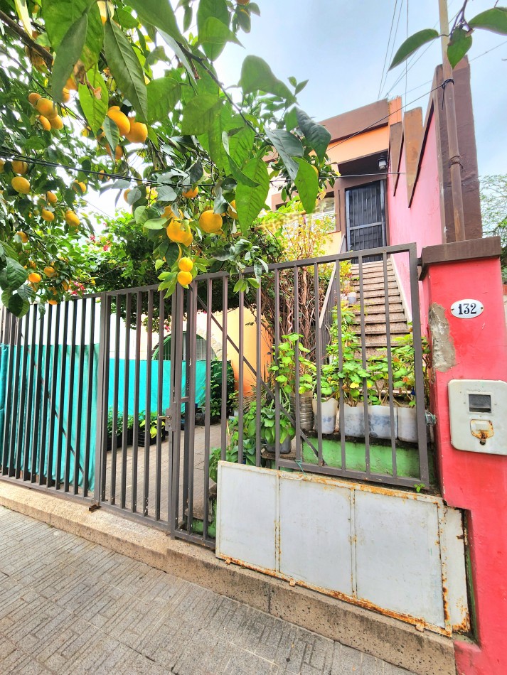 Alt.Av Alem al 100 (Pje. Polonia al 100) Casa de 4D + Depto. 2D c/ Cochera 