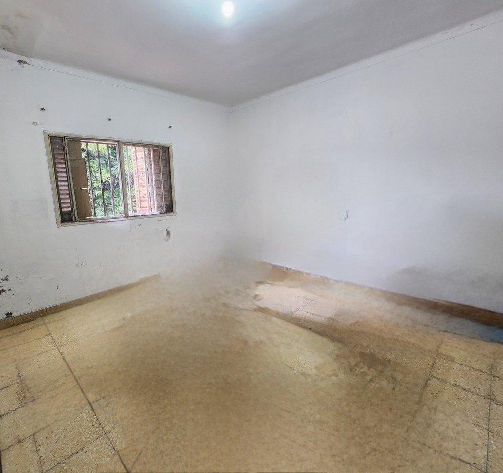 Alt.Av Alem al 100 (Pje. Polonia al 100) Casa de 4D + Depto. 2D c/ Cochera 