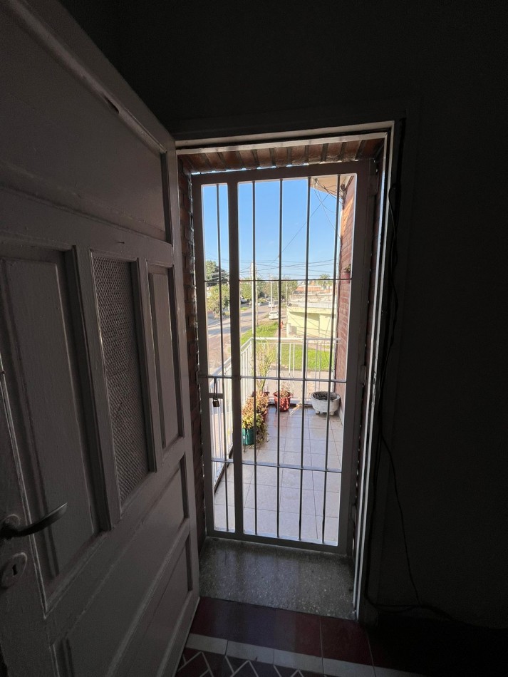 Venezuela y 12 de Octubre - Dos Casas en venta de 2D c/u + Cochera+ Patio