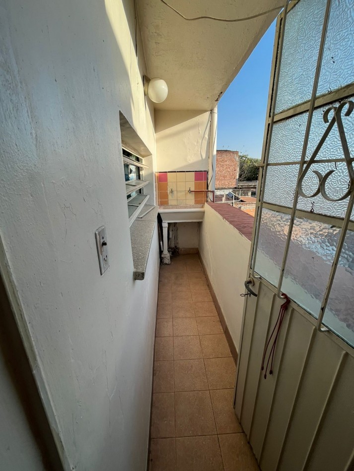 Venezuela y 12 de Octubre - Dos Casas en venta de 2D c/u + Cochera+ Patio