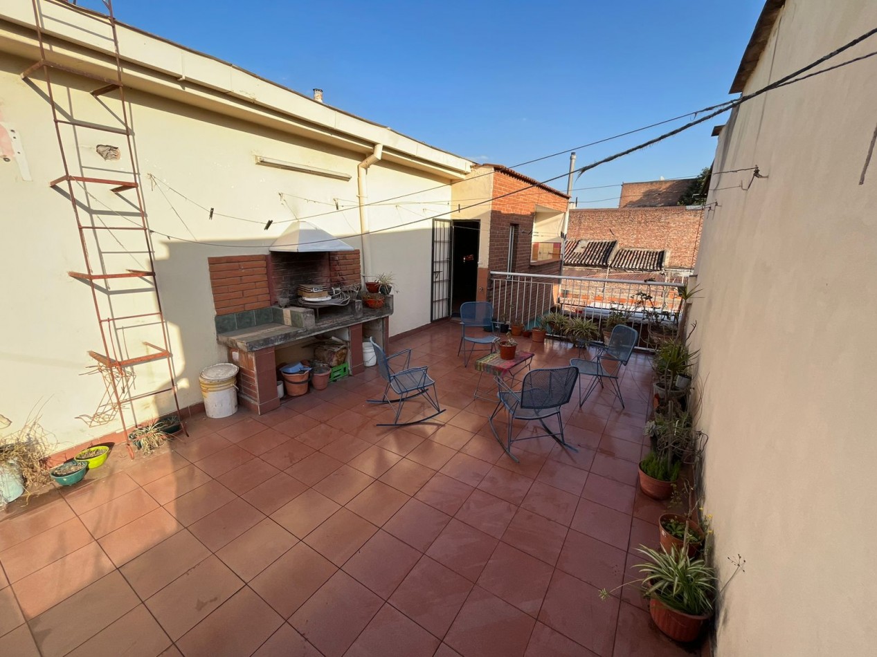 Venezuela y 12 de Octubre - Dos Casas en venta de 2D c/u + Cochera+ Patio