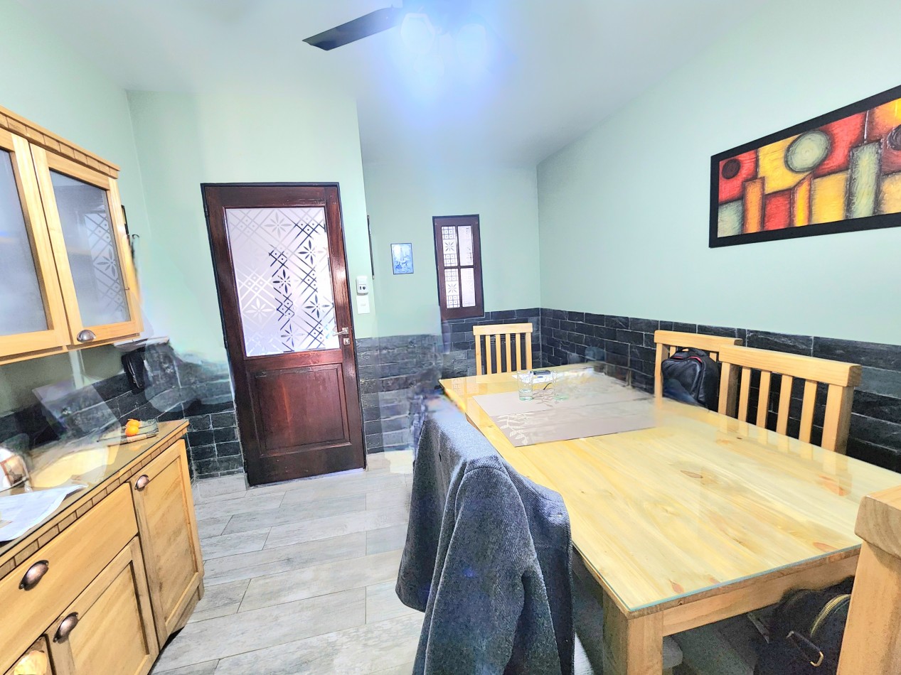 B° Sur- Rondeau al 1000 - Casa Reformada de 5D + Local + Cochera