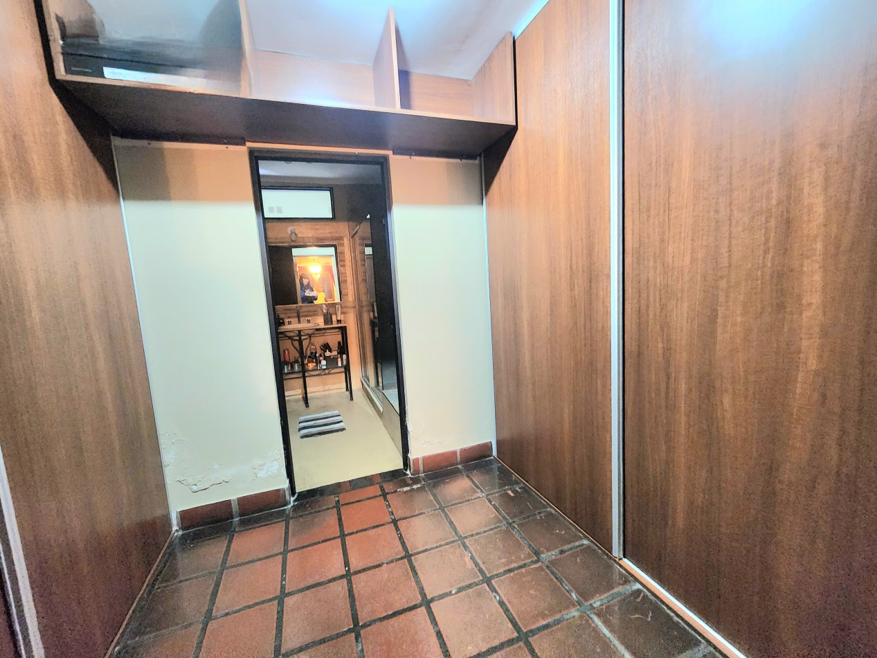 B° Sur- Rondeau al 1000 - Casa Reformada de 5D + Local + Cochera