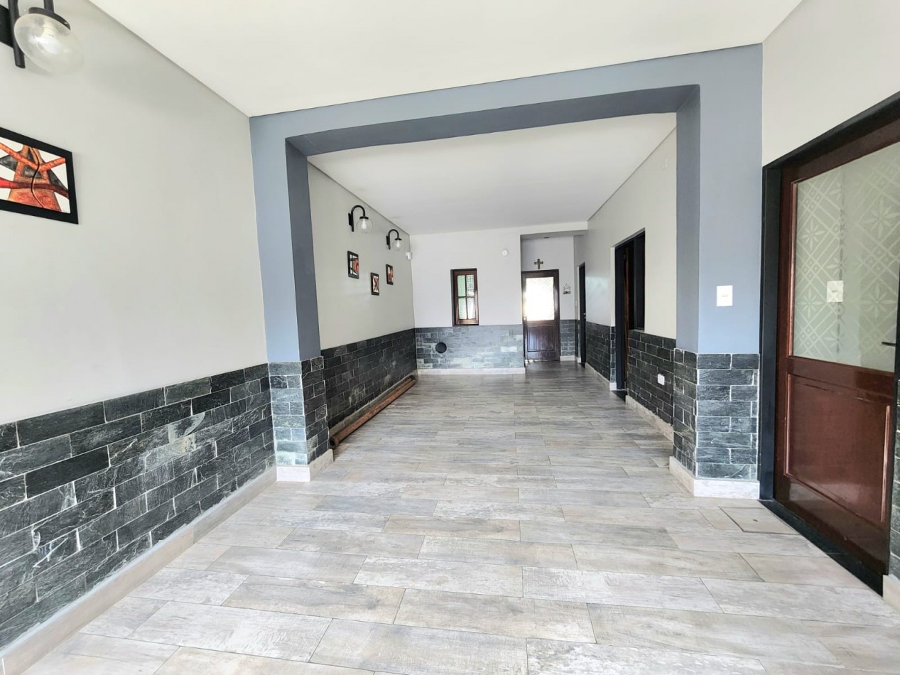 B° Sur- Rondeau al 1000 - Casa Reformada de 5D + Local + Cochera