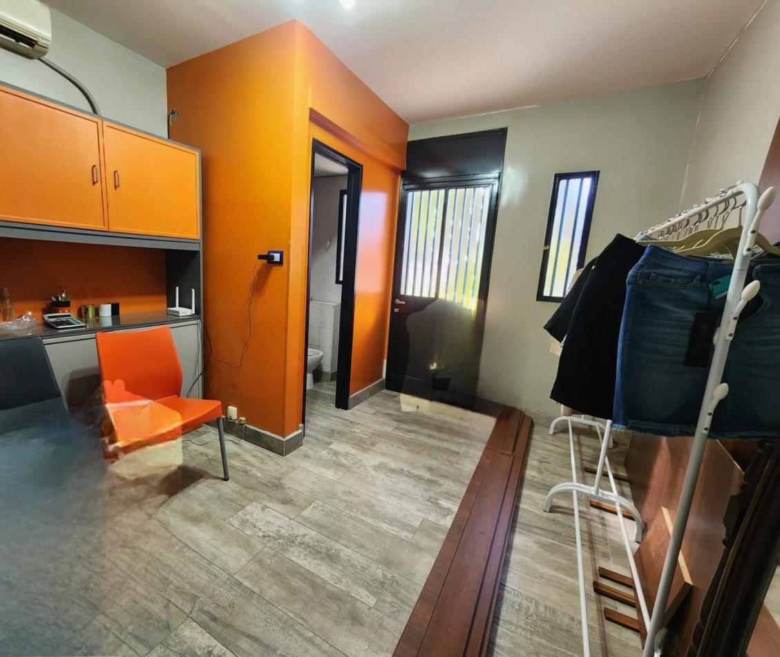 B° Sur- Rondeau al 1000 - Casa Reformada de 5D + Local + Cochera