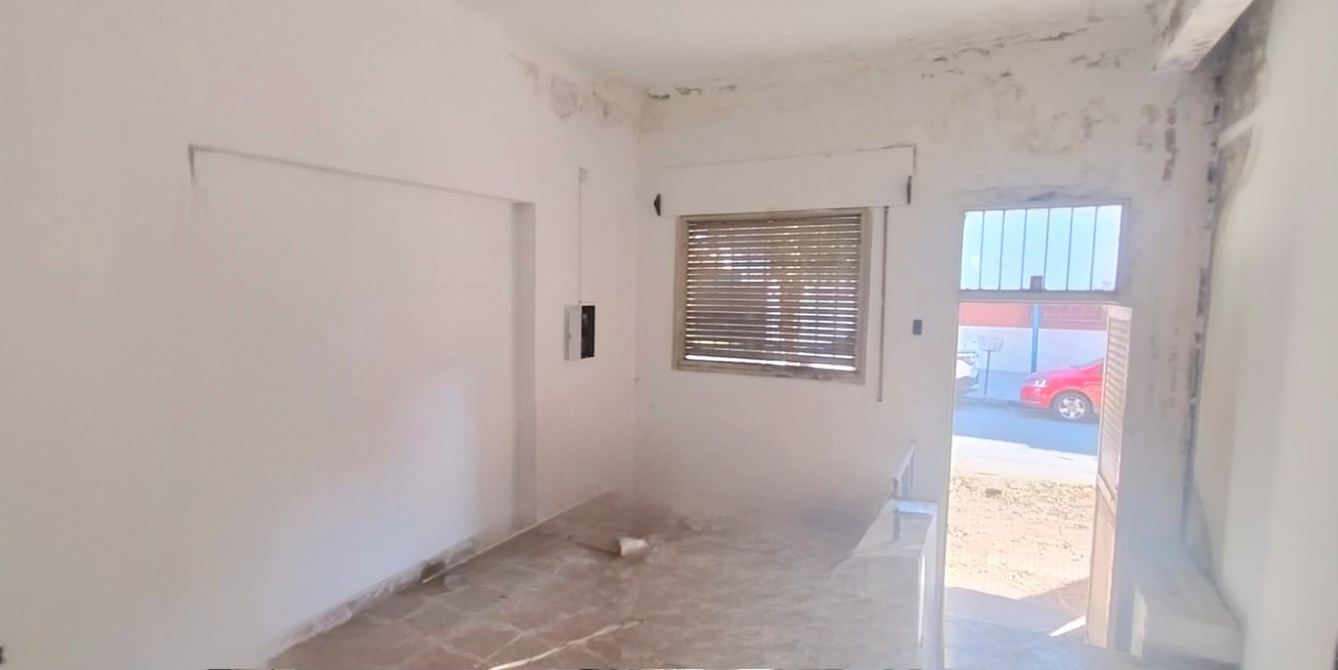 C/ Crisostomo Alvarez al 1700 - Casa a Refaccionar de 4D + Dep + Fondo