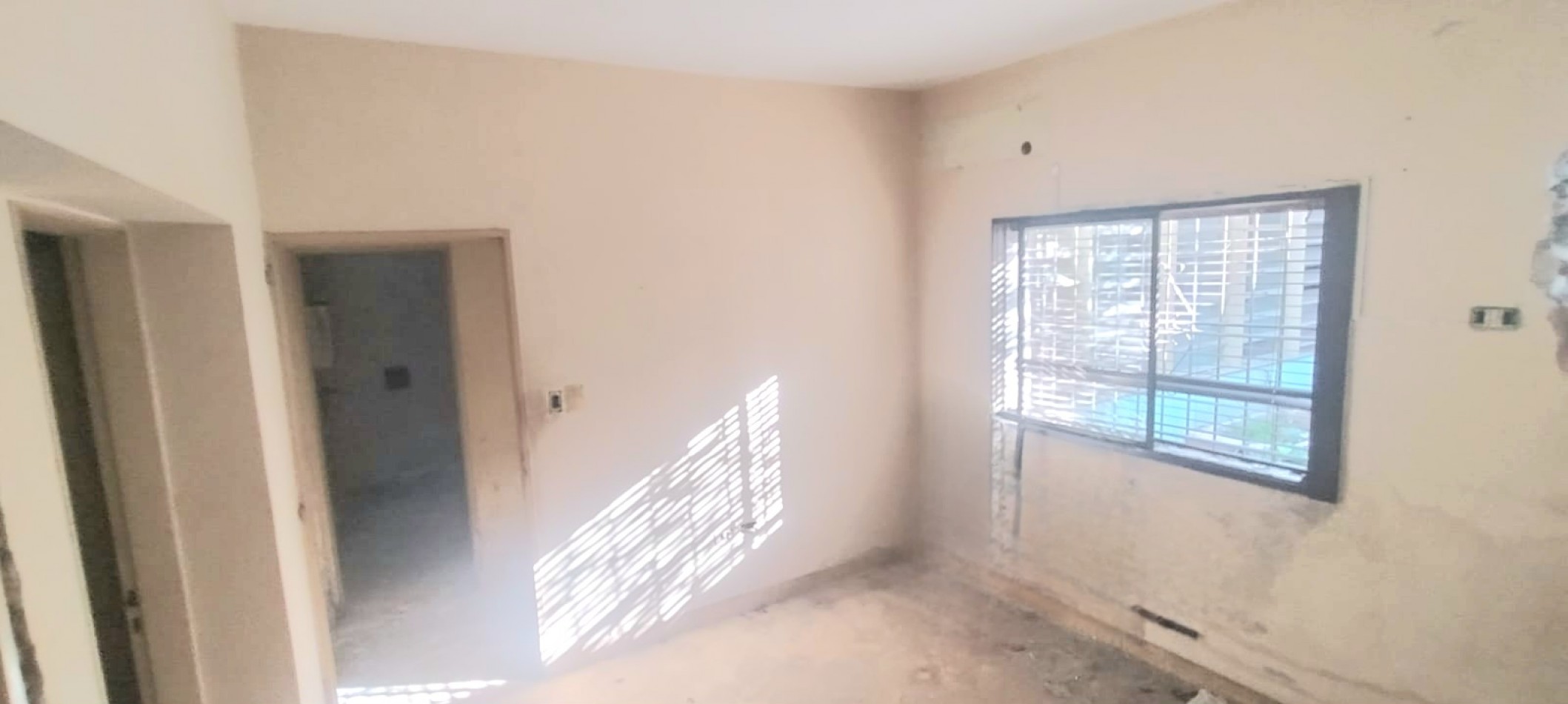 C/ Crisostomo Alvarez al 1700 - Casa a Refaccionar de 4D + Dep + Fondo