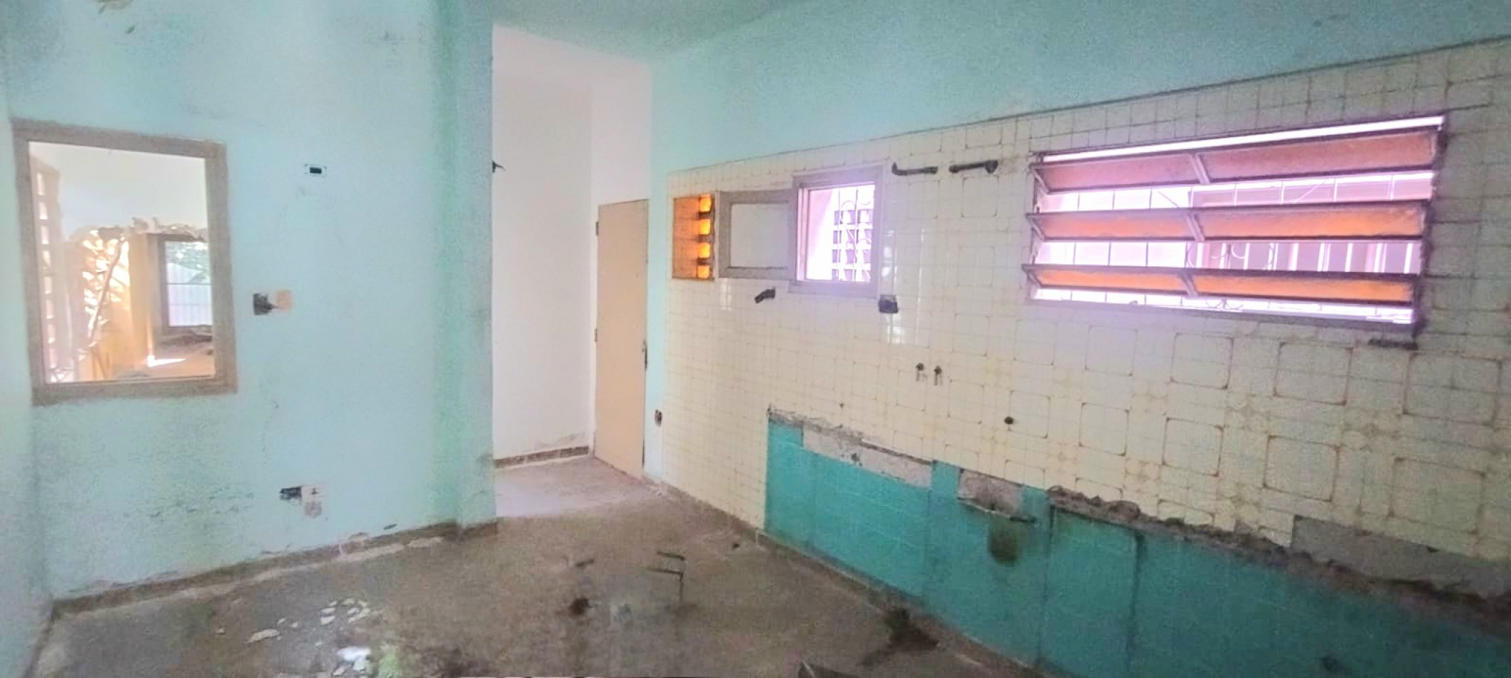 C/ Crisostomo Alvarez al 1700 - Casa a Refaccionar de 4D + Dep + Fondo