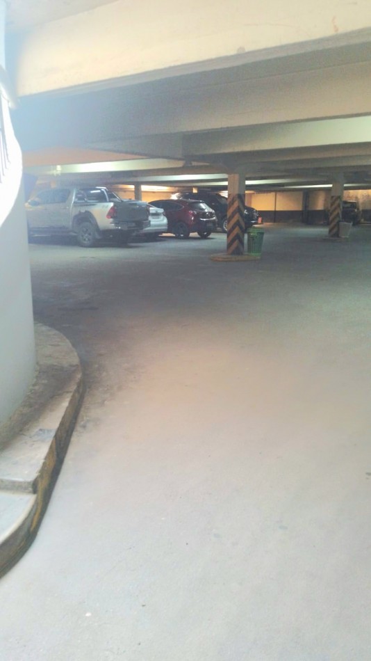 Laprida 340 - Cochera Amplia c/  Escrituras para Auto o Camioneta