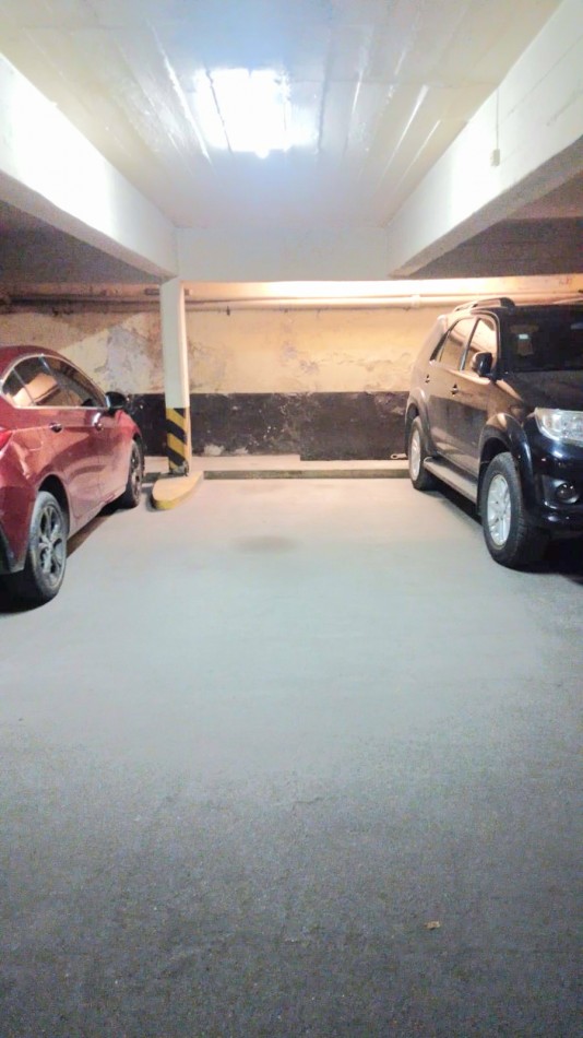 Laprida 340 - Cochera Amplia c/  Escrituras para Auto o Camioneta