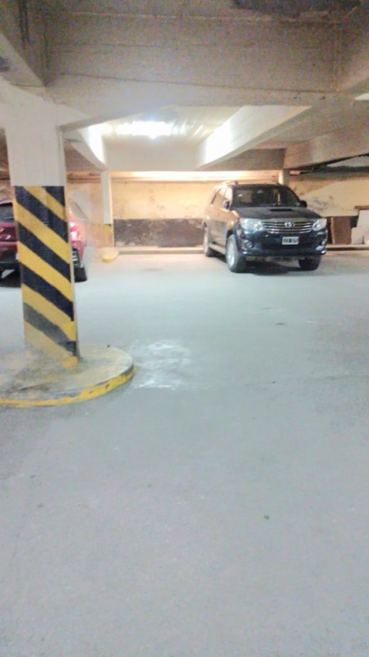 Laprida 340 - Cochera Amplia c/  Escrituras para Auto o Camioneta