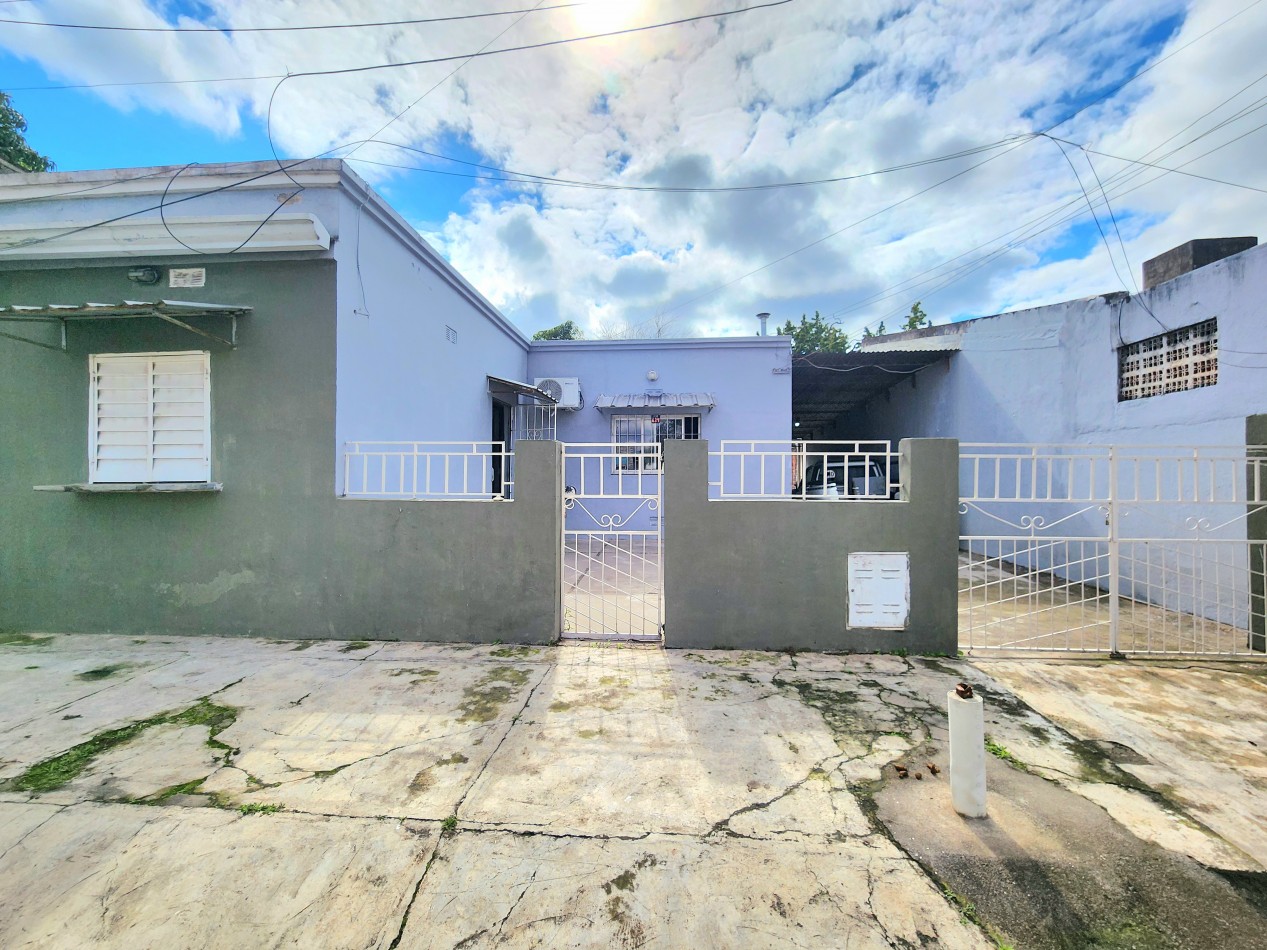 Villa Mariano Moreno - Apta Credito!! Casa de 3D + Fondo y Cochera c/ 37 al 600    