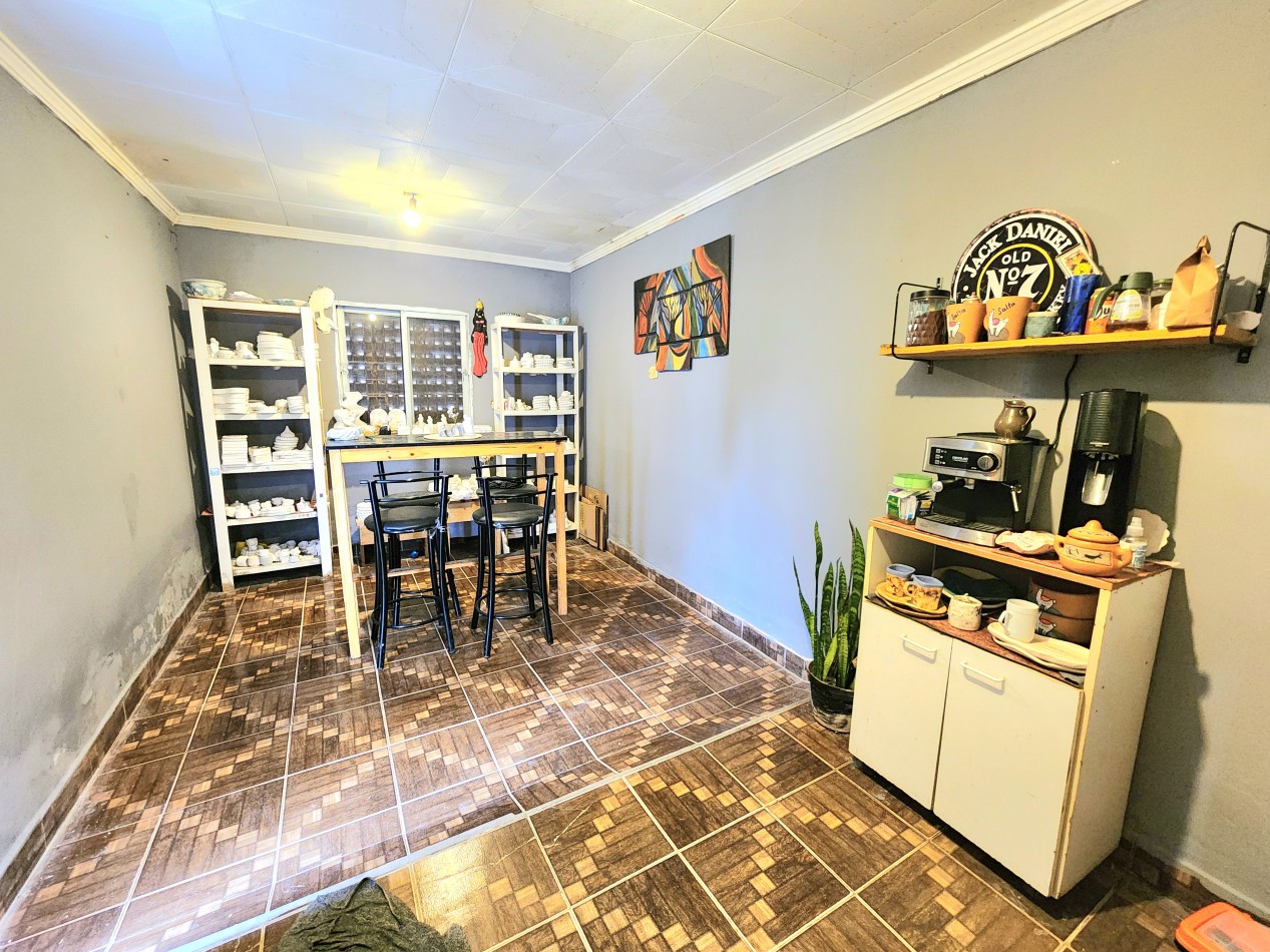 Villa Mariano Moreno - Apta Credito!! Casa de 3D + Fondo y Cochera c/ 37 al 600    