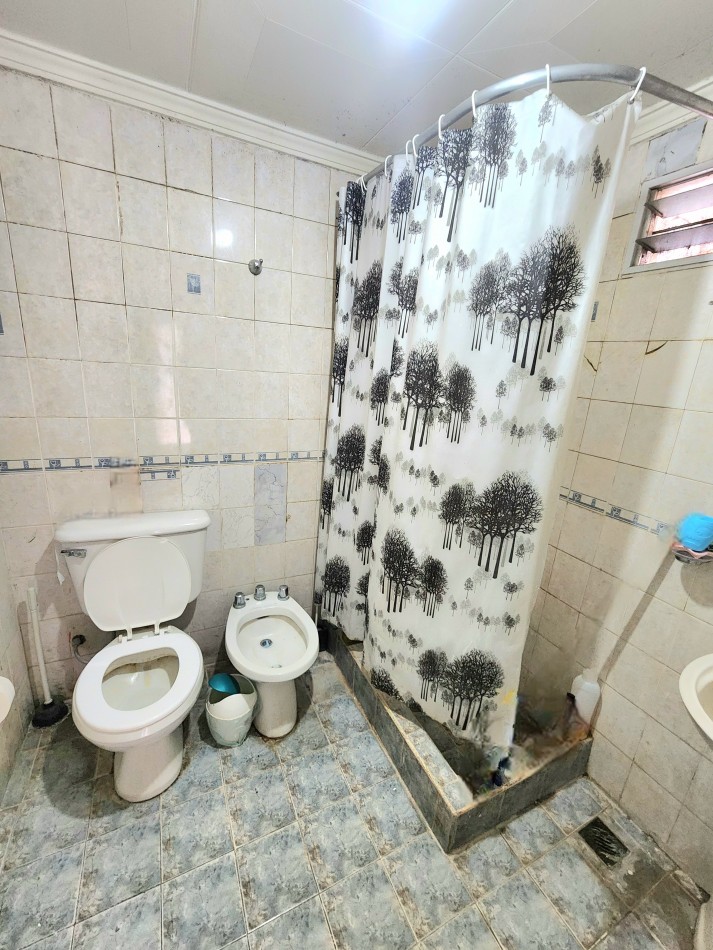 Villa Mariano Moreno - Apta Credito!! Casa de 3D + Fondo y Cochera c/ 37 al 600    