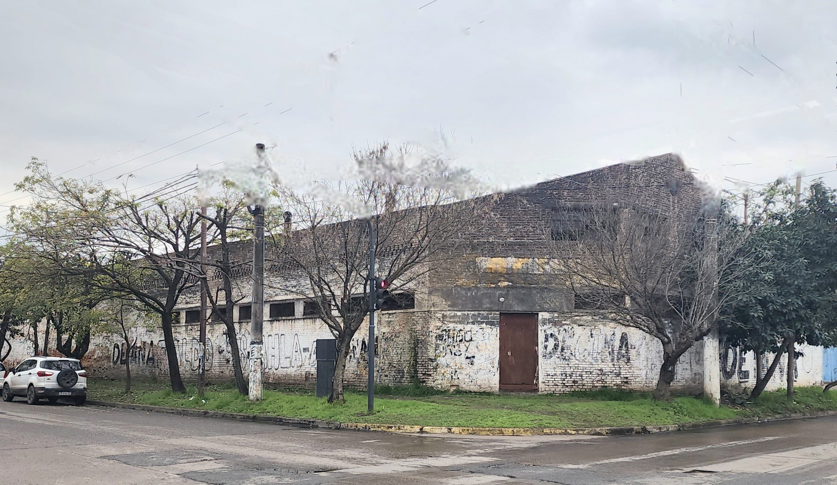 San Juan y Sargento Cabral - 3500 m2 de Terreno - con 1800 m2 de Galpones