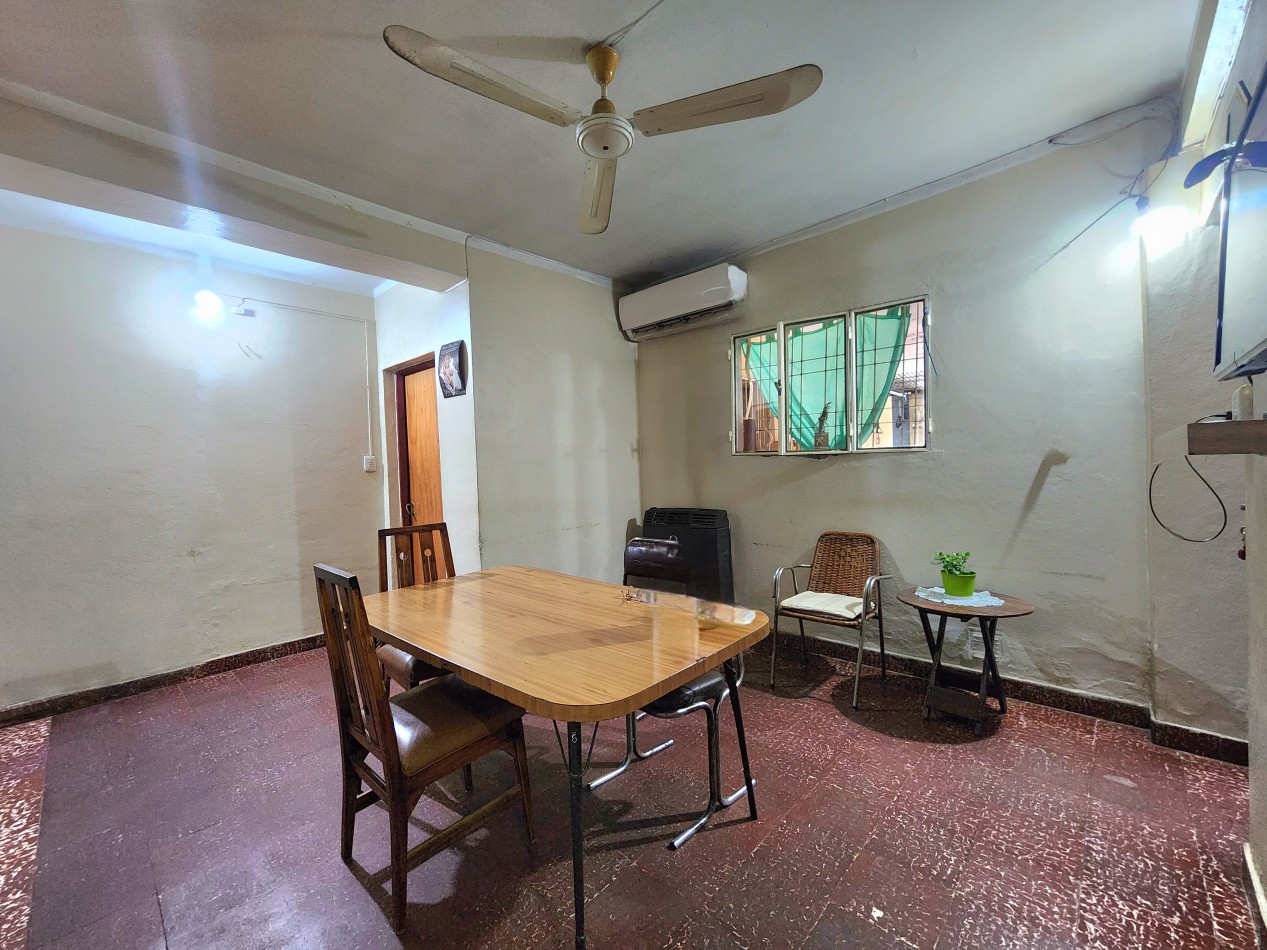 B° Floresta c/ Lincoln al 600 - Casa de 4D + Local+ Fondo + Cochera 