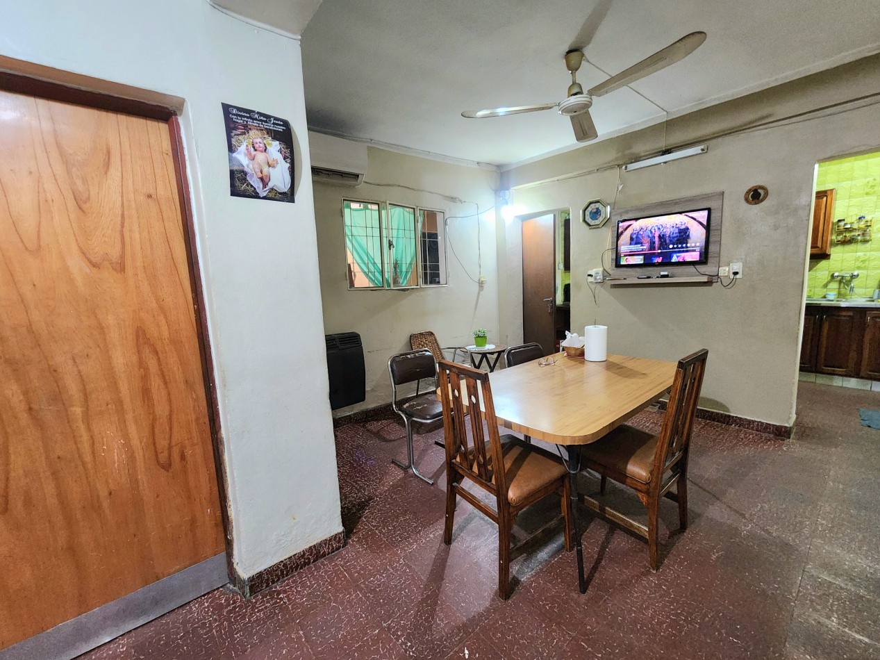 B° Floresta c/ Lincoln al 600 - Casa de 4D + Local+ Fondo + Cochera 