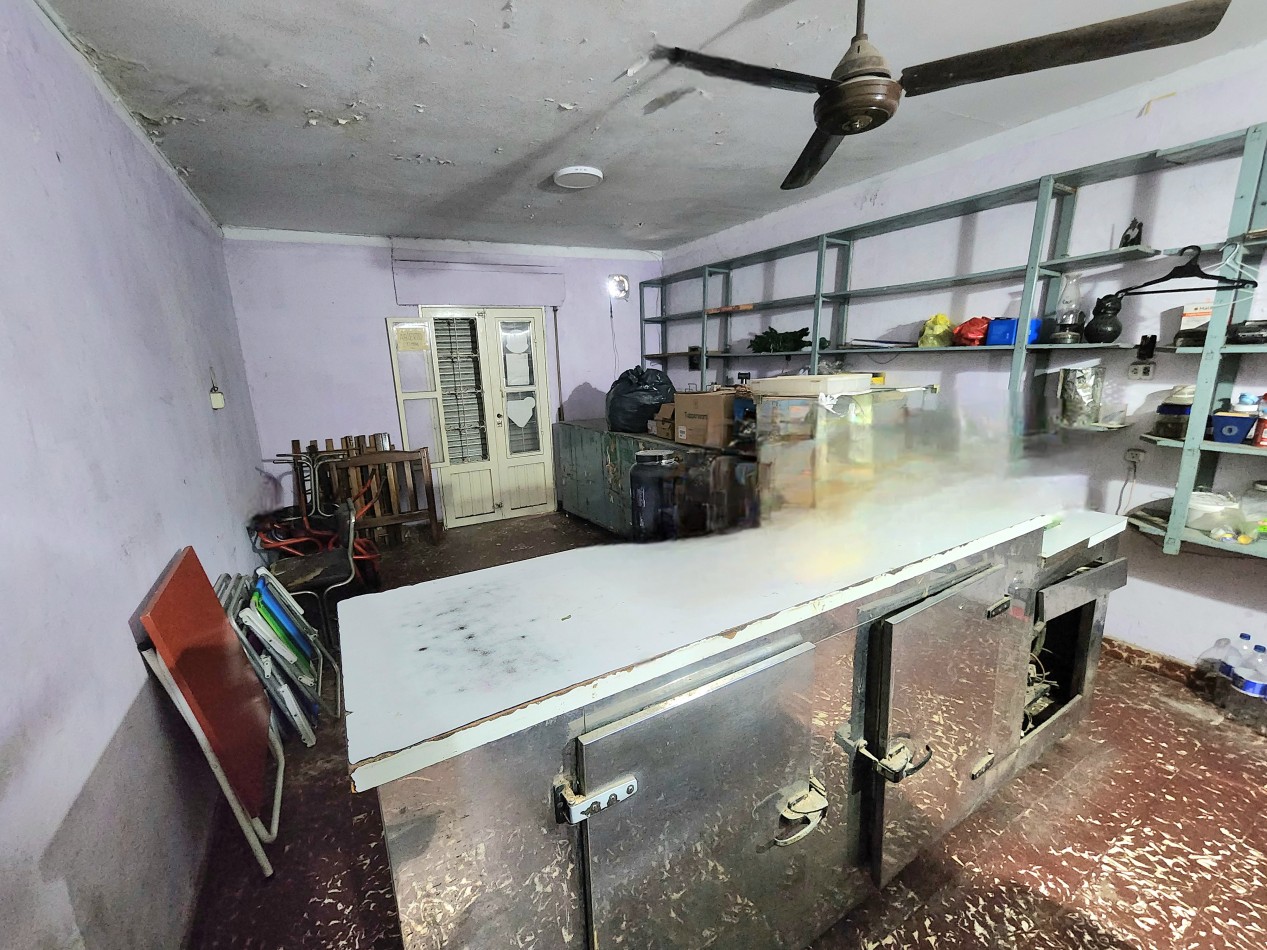 B° Floresta c/ Lincoln al 600 - Casa de 4D + Local+ Fondo + Cochera 