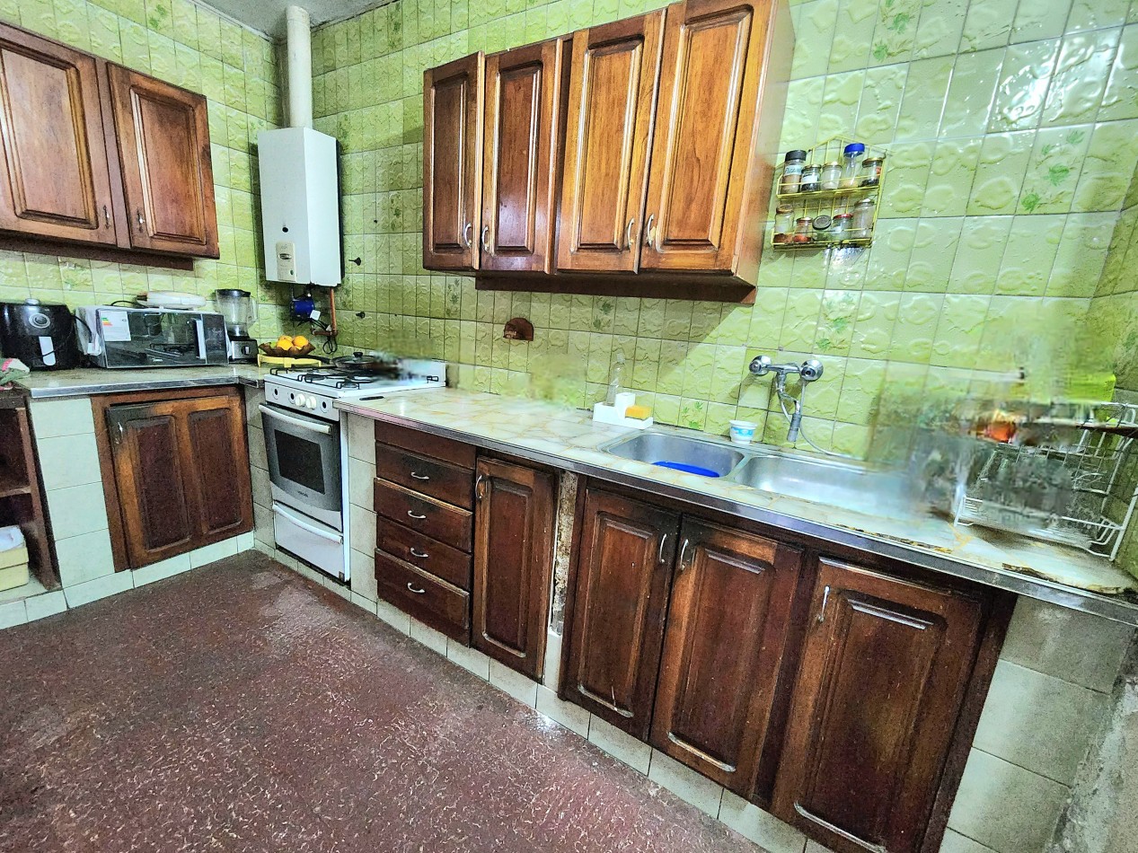 B° Floresta c/ Lincoln al 600 - Casa de 4D + Local+ Fondo + Cochera 