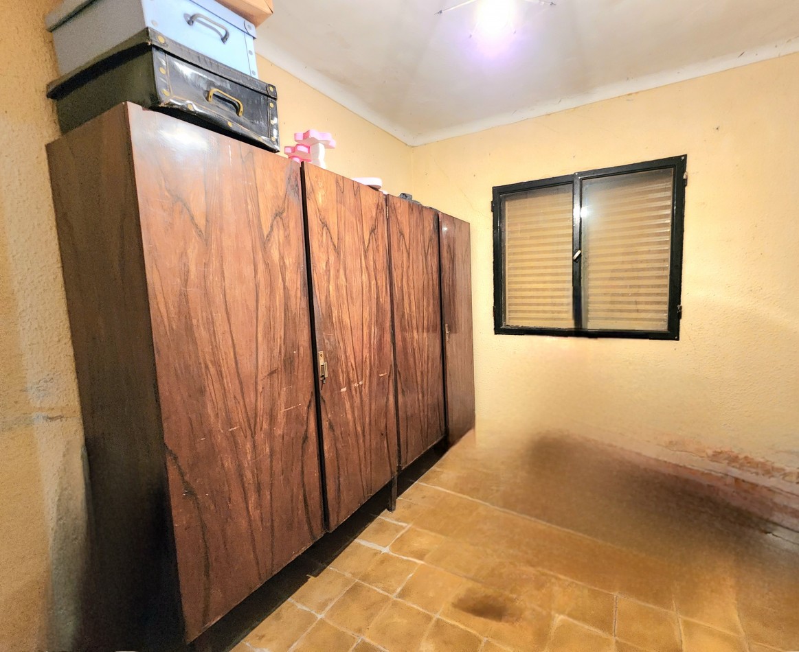 B° San Martin - Casa de 3 Dormitorios + Fondo+ Cochera 