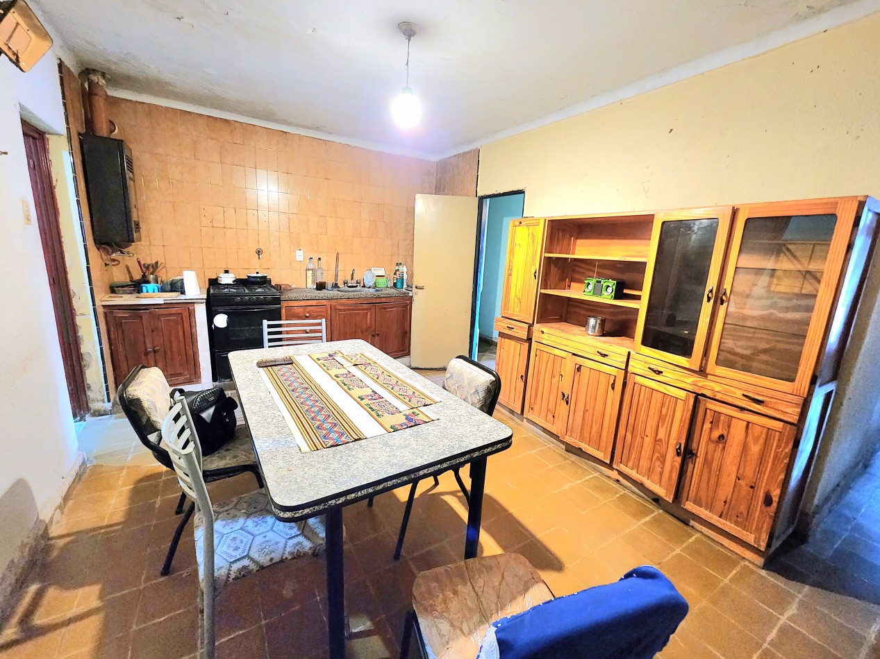 B° San Martin - Casa de 3 Dormitorios + Fondo+ Cochera 