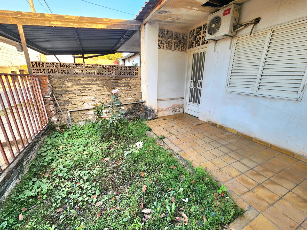 B° San Martin - Casa de 3 Dormitorios + Fondo+ Cochera 