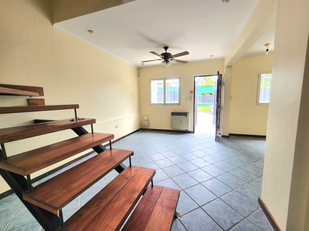 APTO CREDITO!! DUPLEX de 4D + Cochera + Patio c/ Sarmiento al 1900 (Zona Solano Vera)