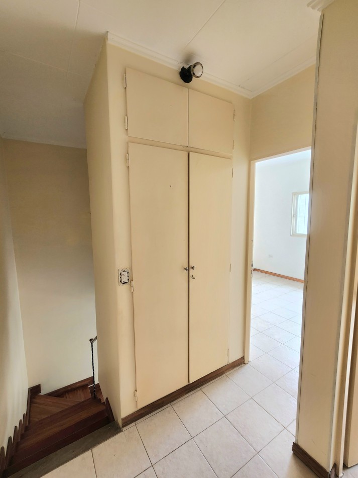 APTO CREDITO!! DUPLEX de 4D + Cochera + Patio c/ Sarmiento al 1900 (Zona Solano Vera)