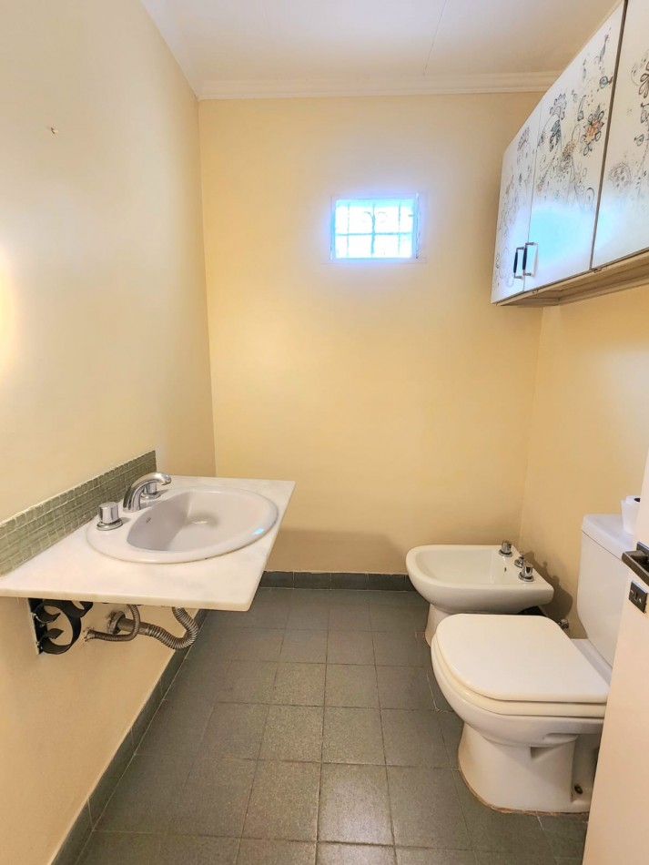 APTO CREDITO!! DUPLEX de 4D + Cochera + Patio c/ Sarmiento al 1900 (Zona Solano Vera)