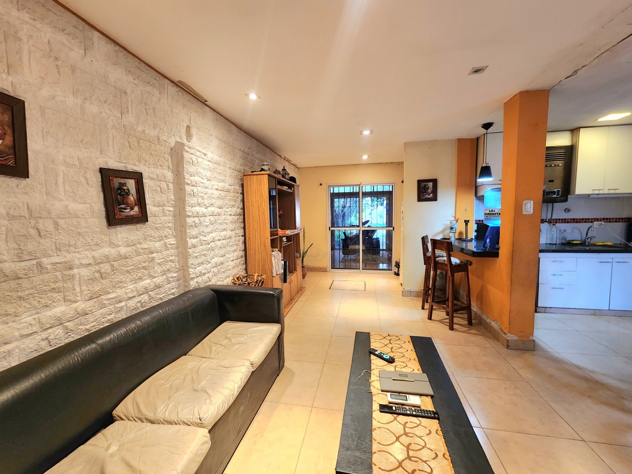 Las Talitas- B° Los Apostoles- Casa de 2D c/ Cochera y Pileta