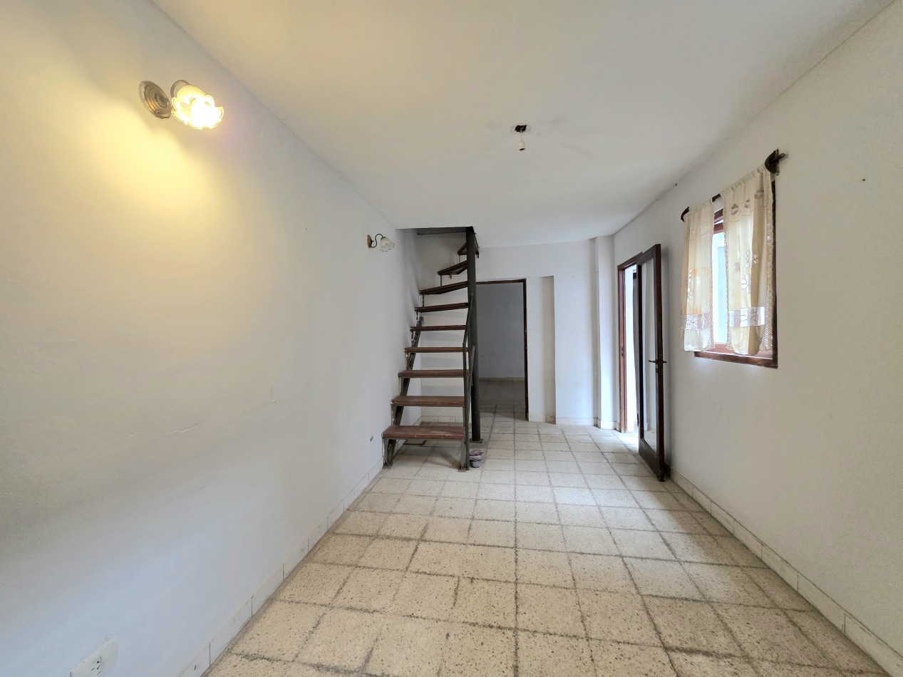 Laprida 480 -PH en Planta Baja con 5 dormitorios, 5 Baños y Dos Patios