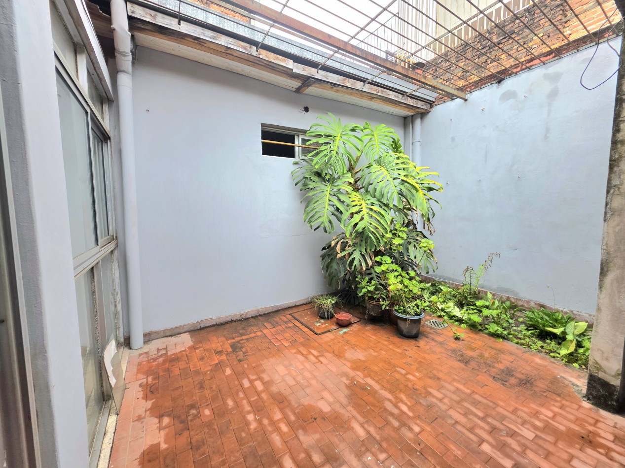 Laprida 480 -PH en Planta Baja con 5 dormitorios, 5 Baños y Dos Patios