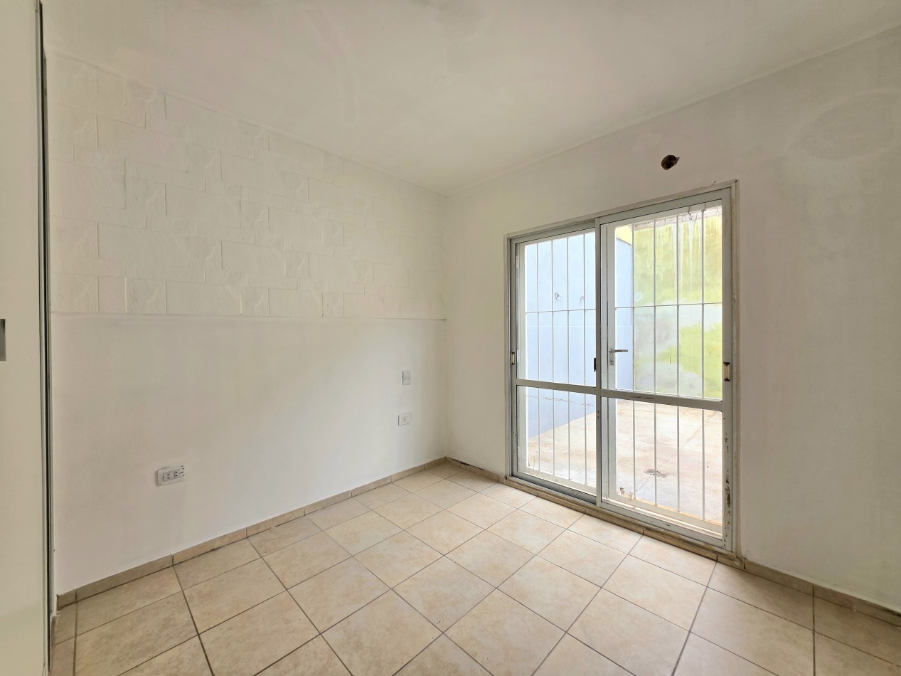 C/ Colombia 249 - Planta Baja c/ doble Patio de 1 Dormitorio c/ Escrituras 