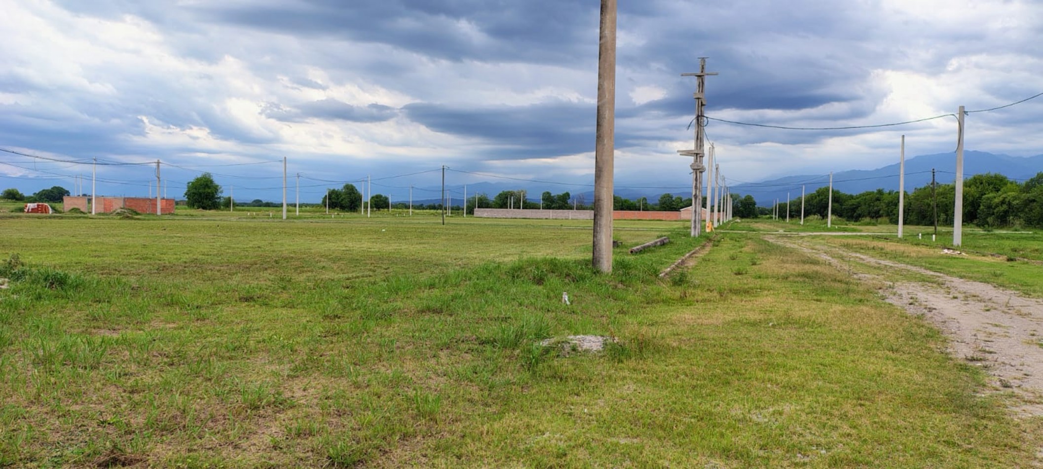 Monteros - Altos Los Alamos- Terreno de 361 m2 Central