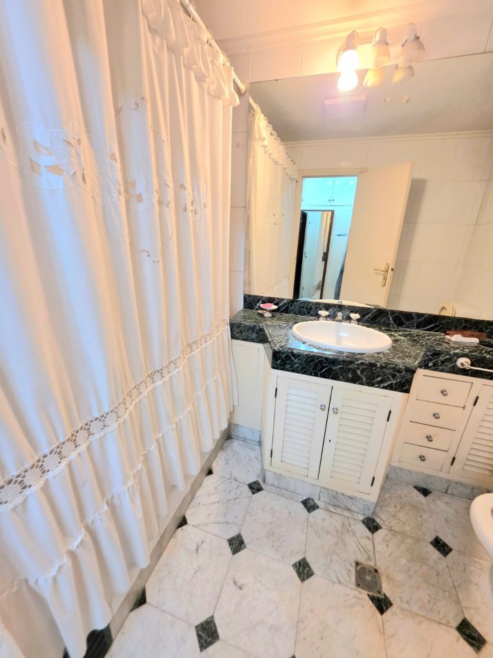 C\ Junin 41 - Piso completo Premium de 4D c/ boble Balcon 