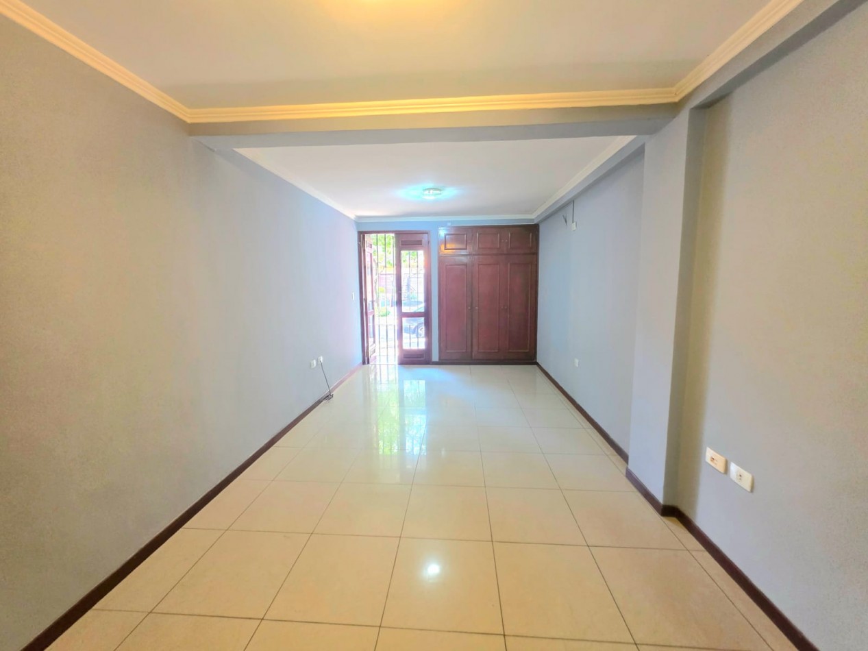 C/ España 948 - Monoambiente en Planta Baja con Balcon a la calle