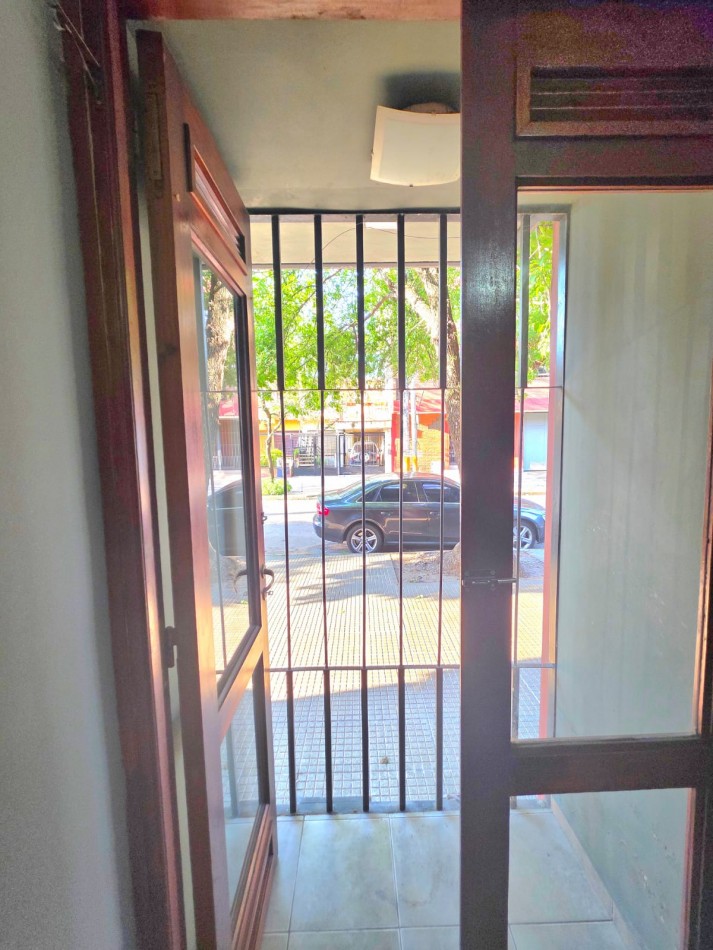 C/ España 948 - Monoambiente en Planta Baja con Balcon a la calle