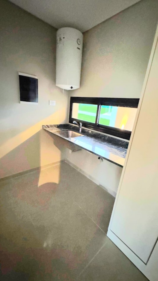 A Estrenar! B° Privado Las Cañas - Casa de 3D + Terreno de 403 m2 Central 