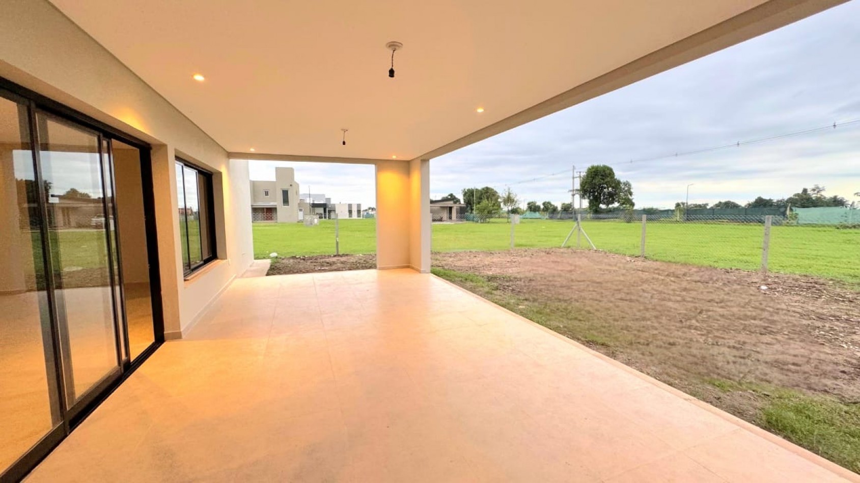 A Estrenar! B° Privado Las Cañas - Casa de 3D + Terreno de 403 m2 Central 