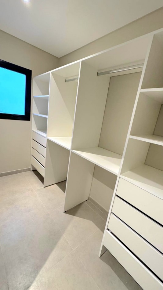 A Estrenar! B° Privado Las Cañas - Casa de 3D + Terreno de 403 m2 Central 