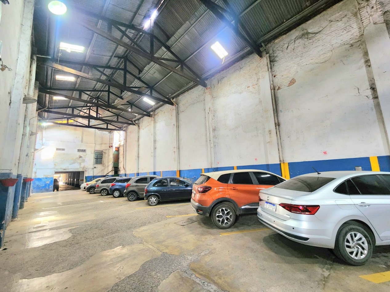 c/ San Martin 973 - Guarderia P/ 20 autos + Dos plantas con 19 Habitaciones. Ideal Inversor!!!