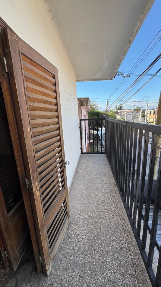 Aguilares - c/ Alberdi 1650.  Departamento XXL de 4D c/ Balcon y Terraza Cubierta