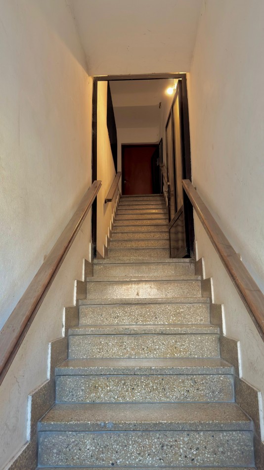 Aguilares - c/ Alberdi 1650.  Departamento XXL de 4D c/ Balcon y Terraza Cubierta