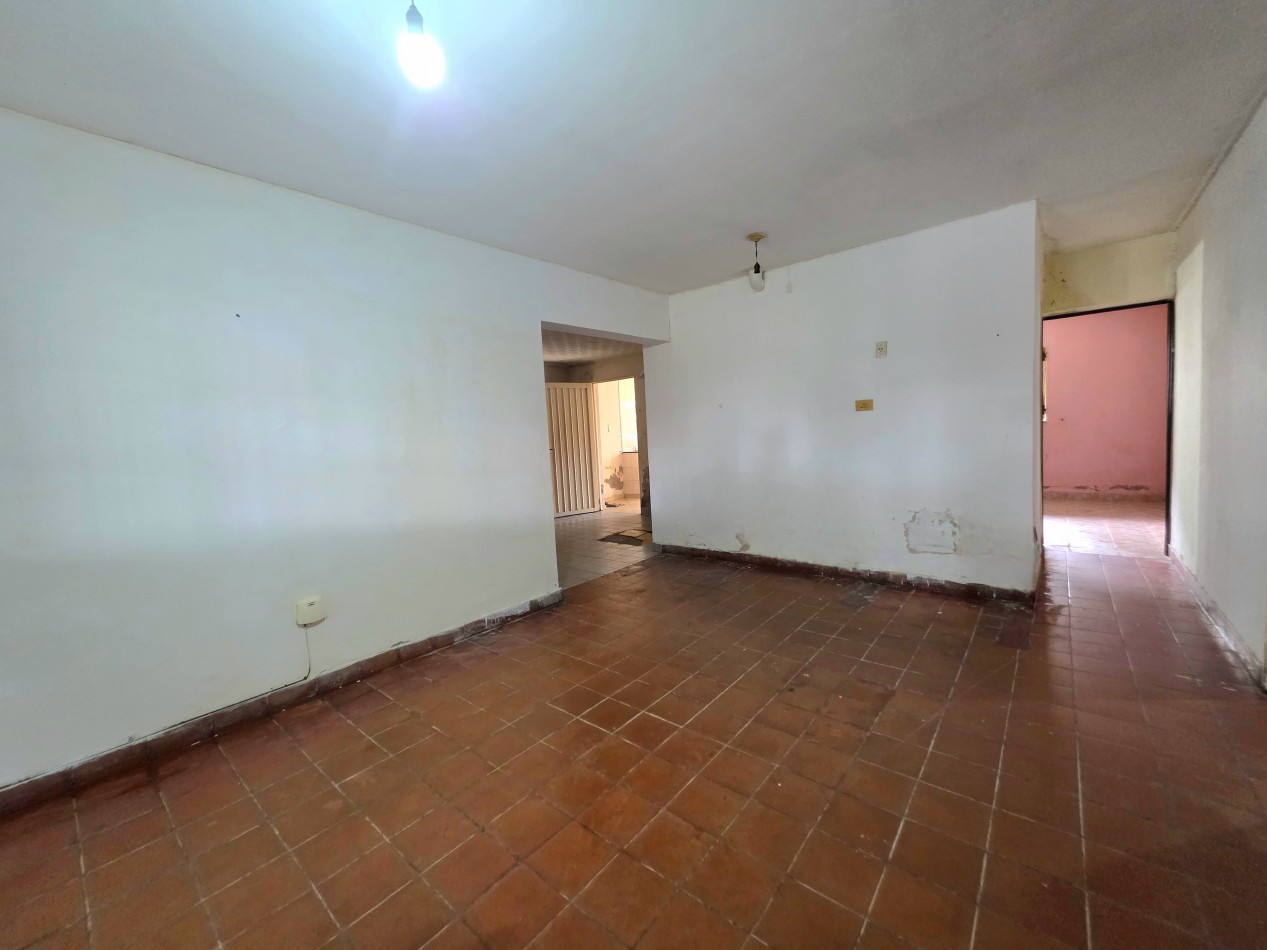 B° Lapacho Sur - Chabacubo al 4100 - Casa Esquina de 3D + Local c/ Fondo y Cochera