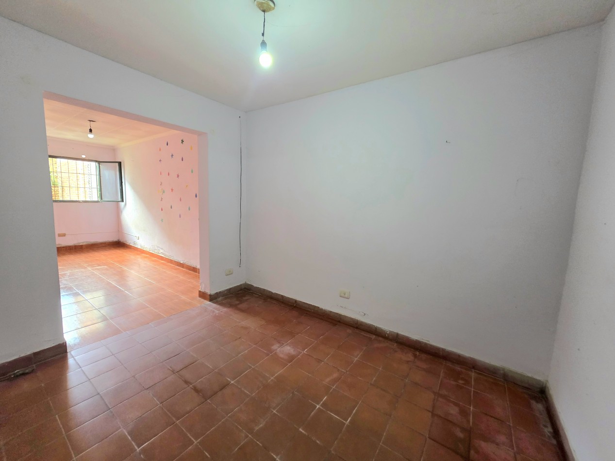 B° Lapacho Sur - Chabacubo al 4100 - Casa Esquina de 3D + Local c/ Fondo y Cochera