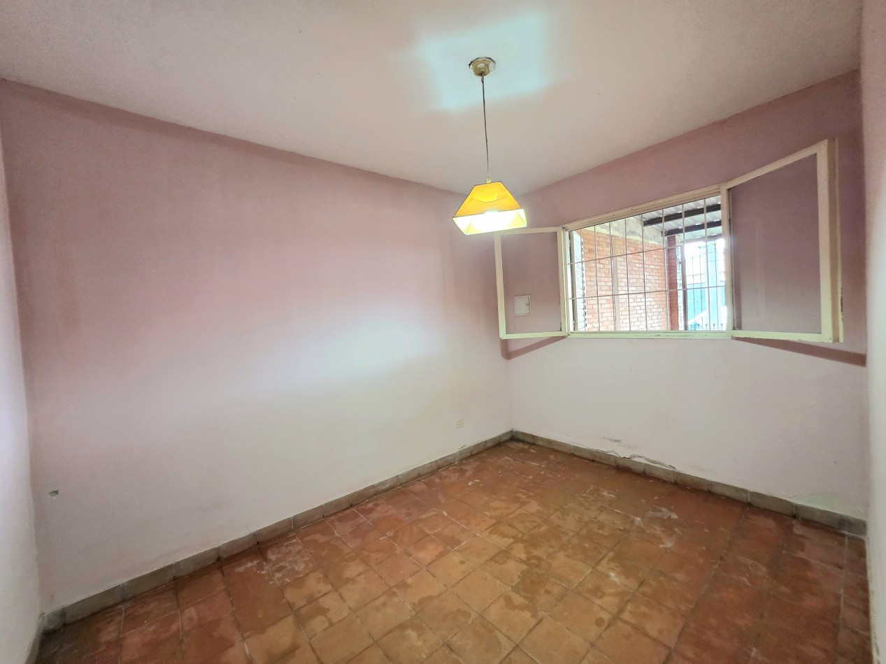 B° Lapacho Sur - Chabacubo al 4100 - Casa Esquina de 3D + Local c/ Fondo y Cochera